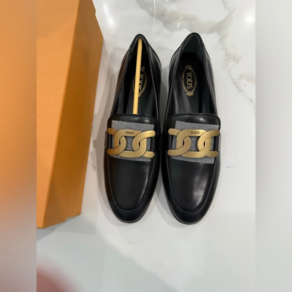 NWT Tod’s - Kate loafer with chain detail, black leather, size 36.5 (US6.5) - Picture 6 of 7